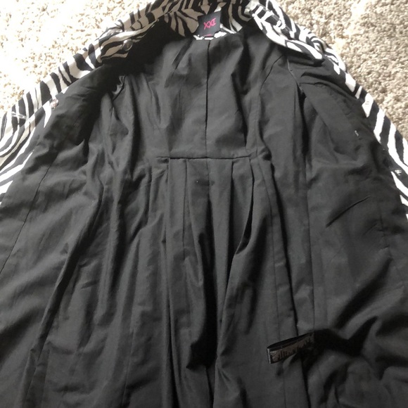 XXI Zebra print trench coat - Picture 4 of 4